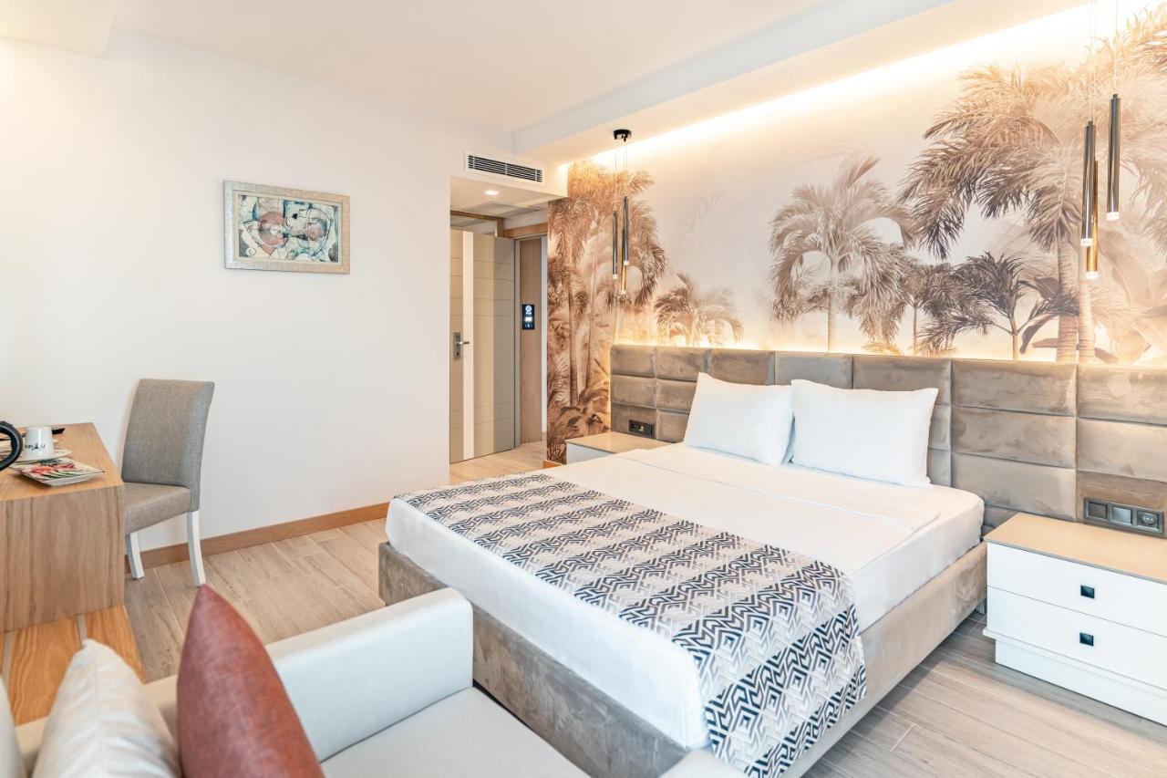 Doppelzimmer mit Balkon und Meerblick