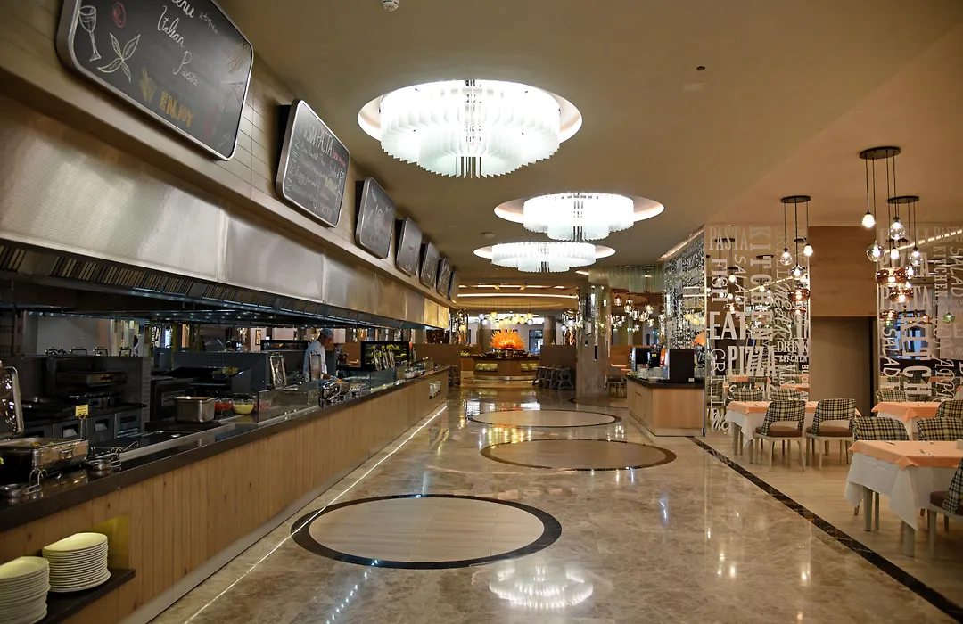 Royal Wings Hotel-1